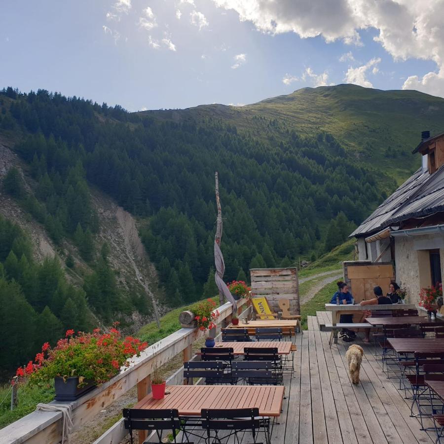 Alp Es-Cha Dadour Bed & Breakfast Madulain Exterior foto